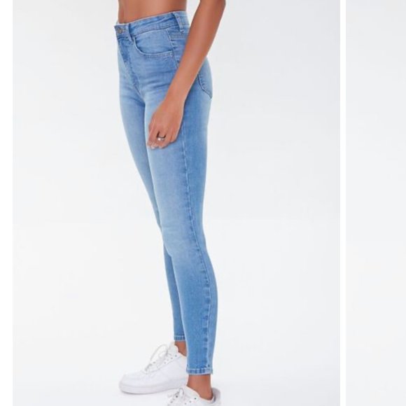 Forever 21 Essential Mid Rise Medium Wash 5-Pocket Sculpting Stretch Skinny Jean - Picture 3 of 11